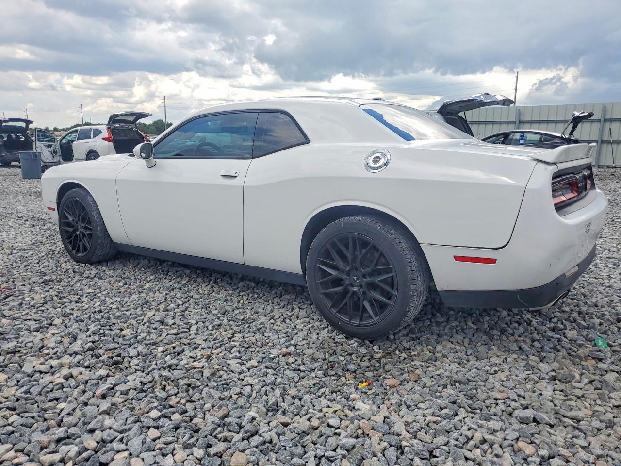 2019 Dodge Challenger Sxt - zdjęcie 2