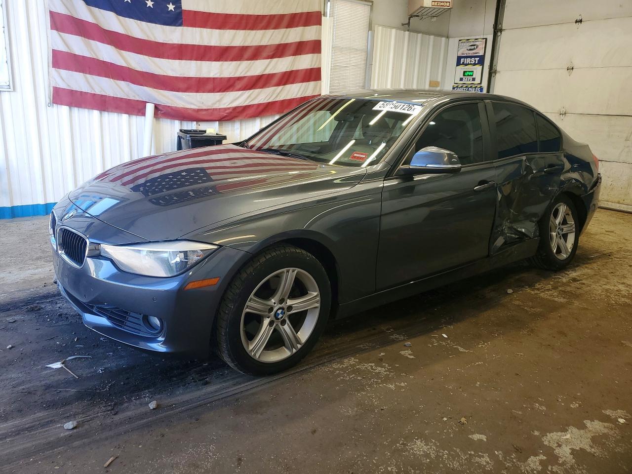 2014 BMW Seria 3 328i - zdjęcie główne