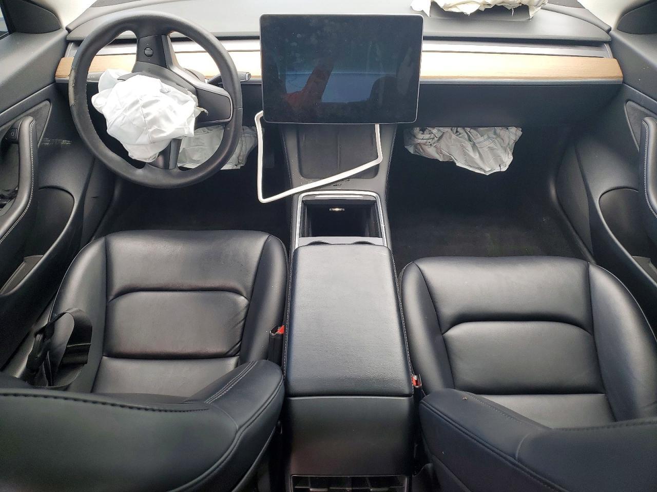 2021 Tesla Model 3 - zdjęcie 8