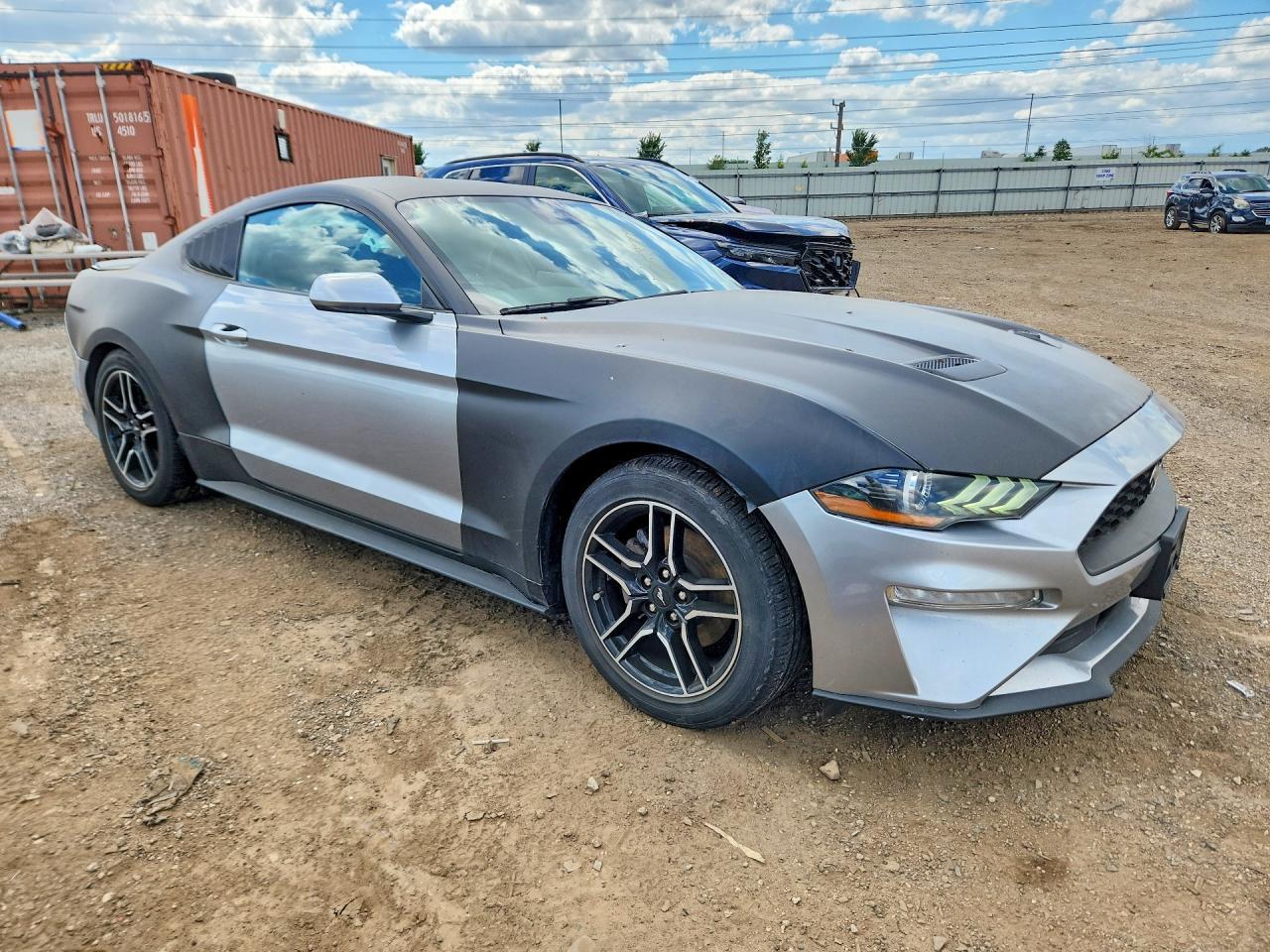 2022 Ford Mustang - zdjęcie 4
