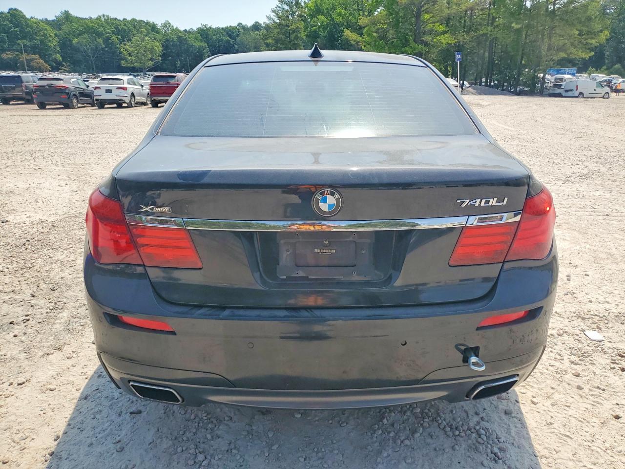 2014 BMW Seria 7 740Li - zdjęcie 6