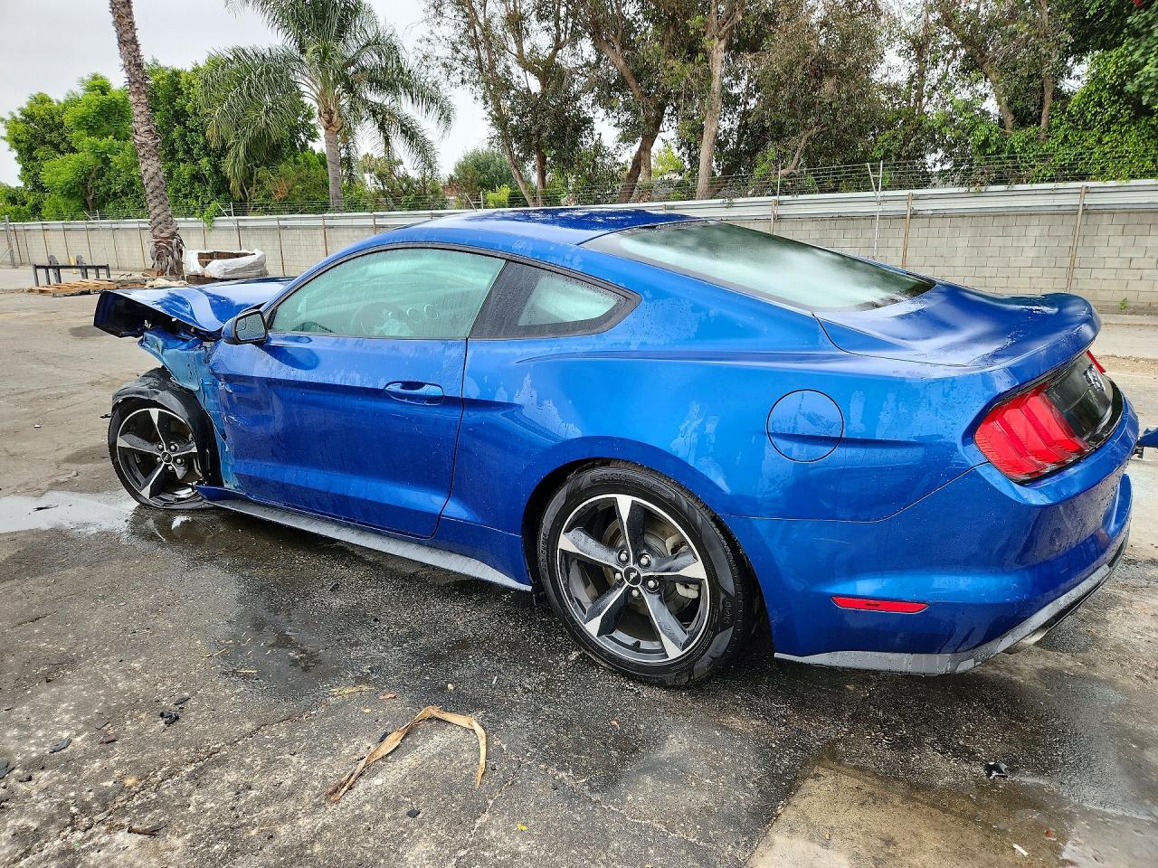2018 Ford Mustang - zdjęcie 2