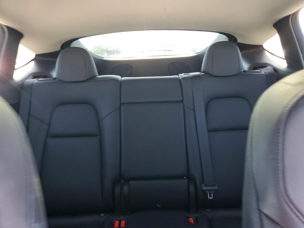 2023 Tesla Model Y - zdjęcie 10