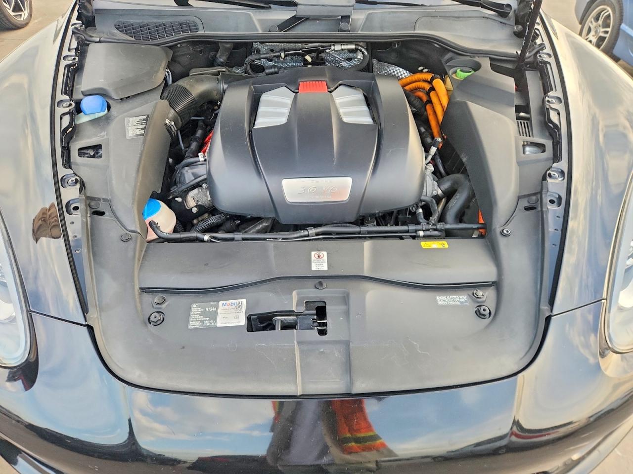 2013 Porsche Cayenne S Hybrid - zdjęcie 12