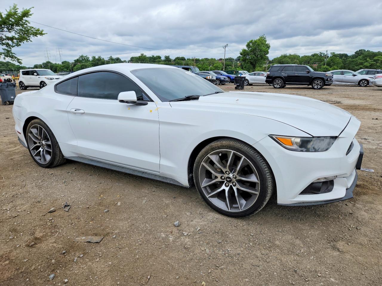 2017 Ford Mustang - zdjęcie 4