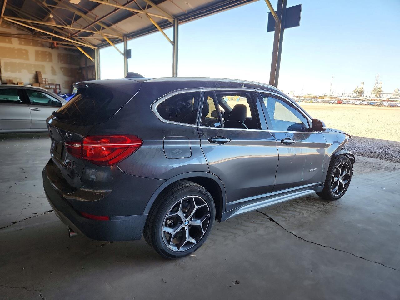 2017 BMW X1 xDrive28I - zdjęcie 3