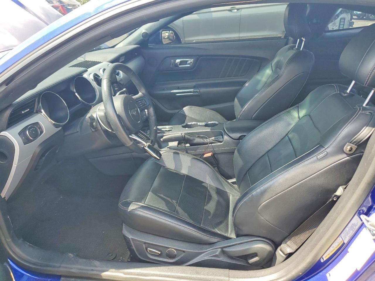 2016 Ford Mustang - zdjęcie 7