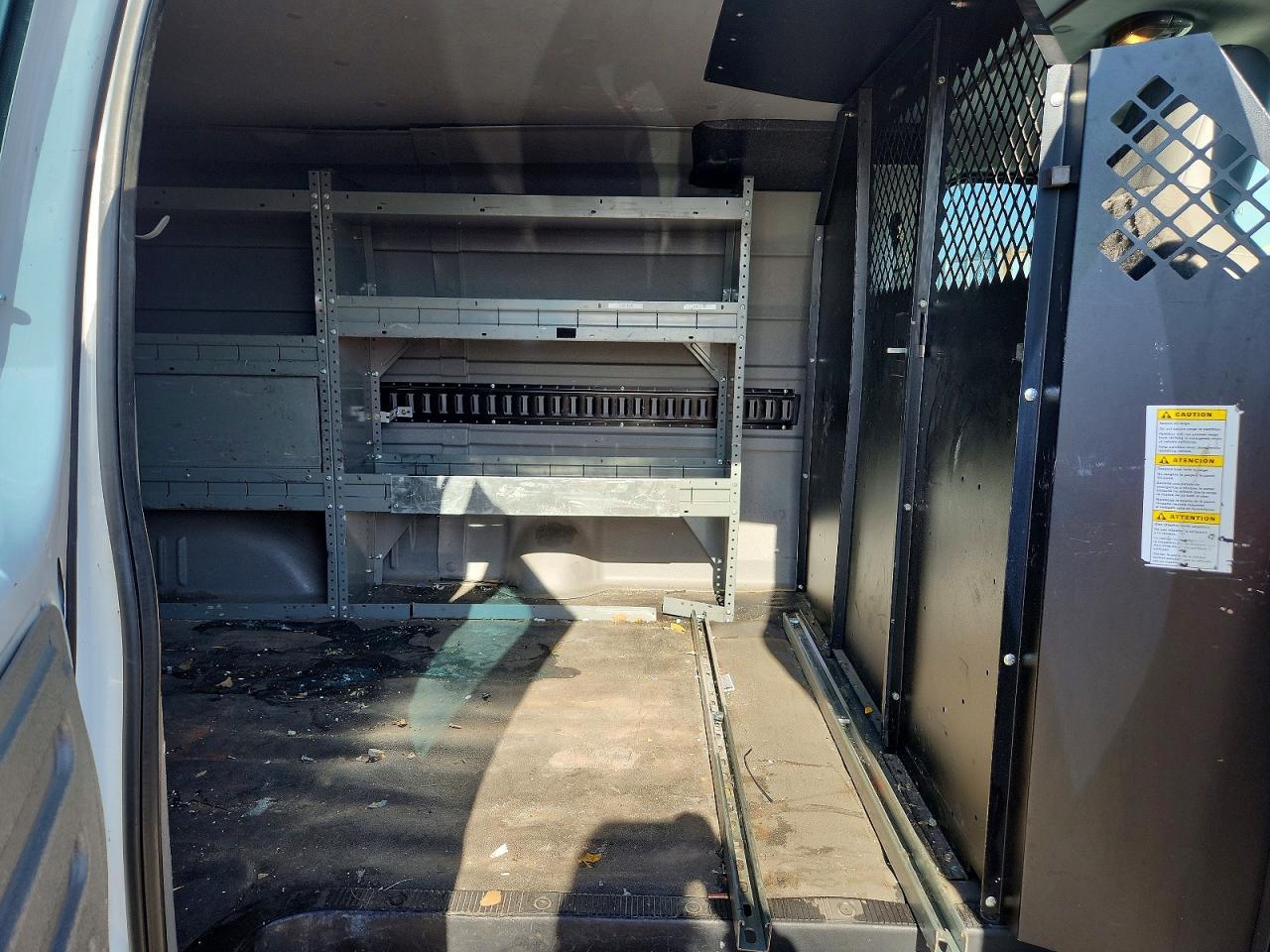2014 Ford Econoline E250 Van - zdjęcie 11