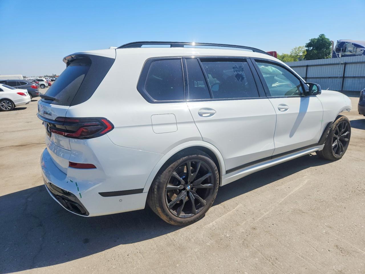 2024 BMW X7 M60I - zdjęcie 3