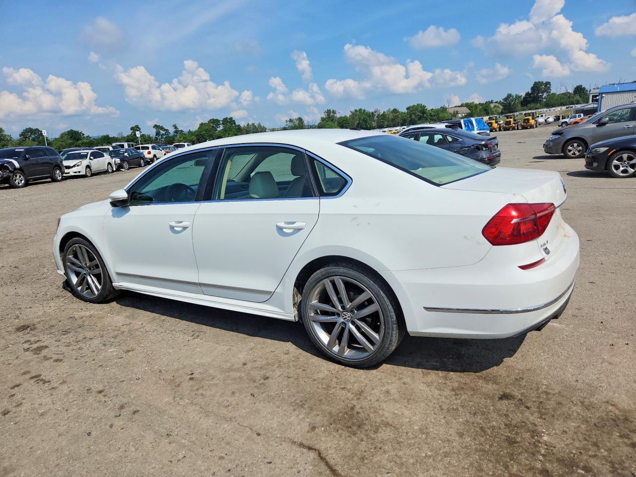 2016 Volkswagen Passat S - zdjęcie 2
