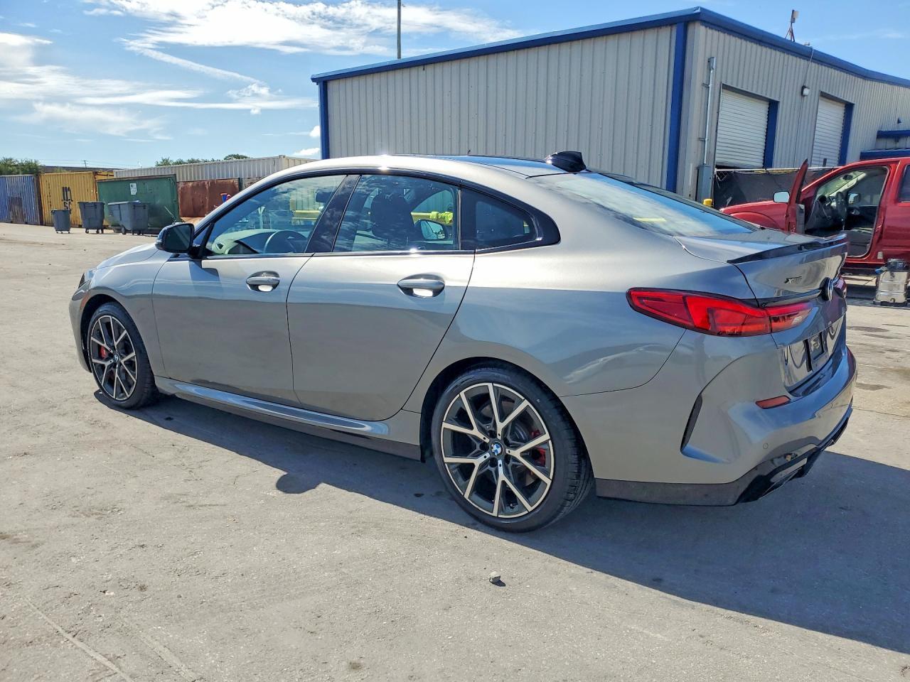 2024 BMW M235Xi - zdjęcie 2