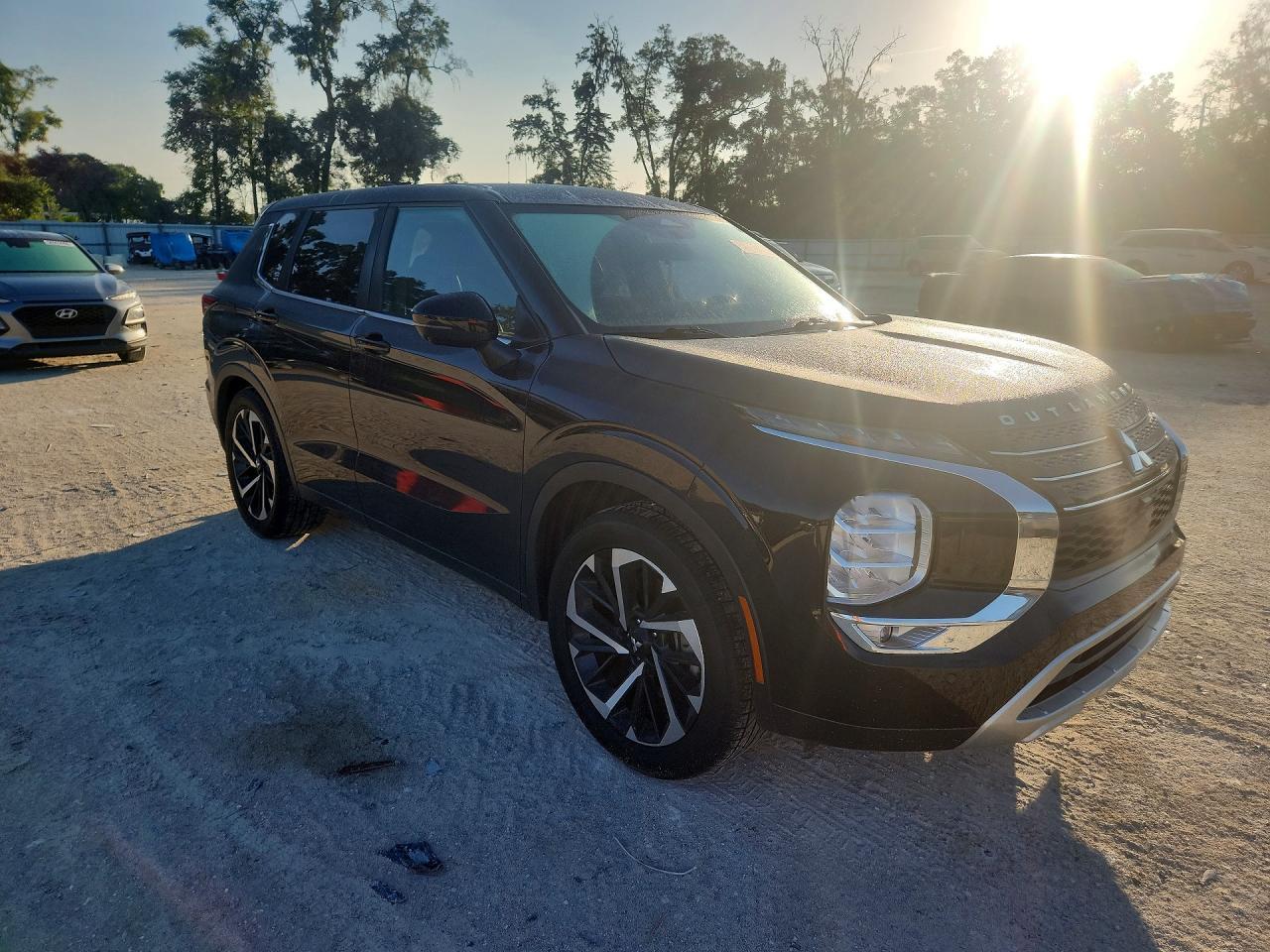 2022 Mitsubishi Outlander Se - zdjęcie 4