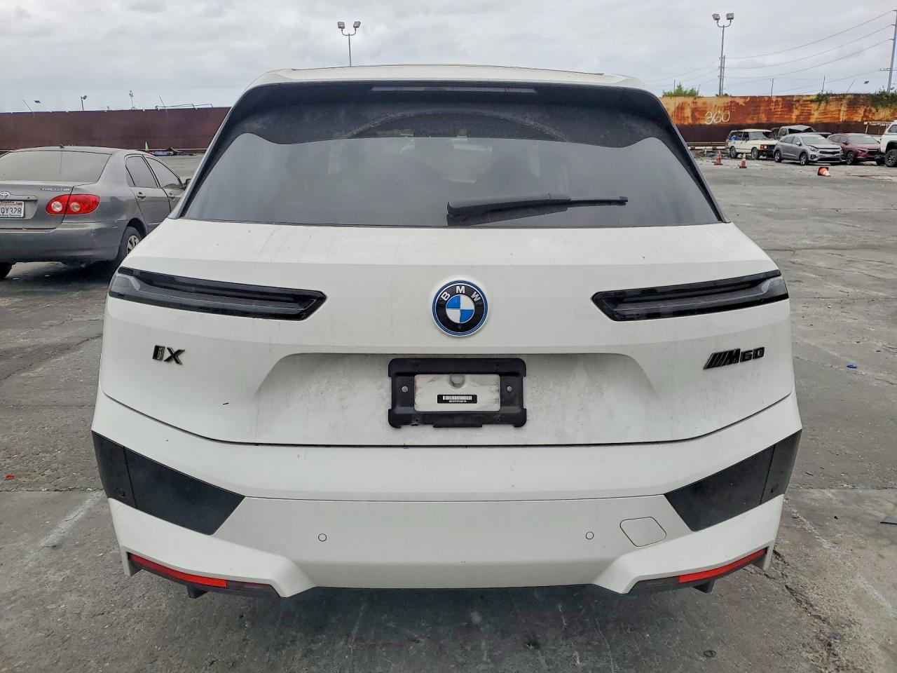 2023 BMW Ix M60 - zdjęcie 6