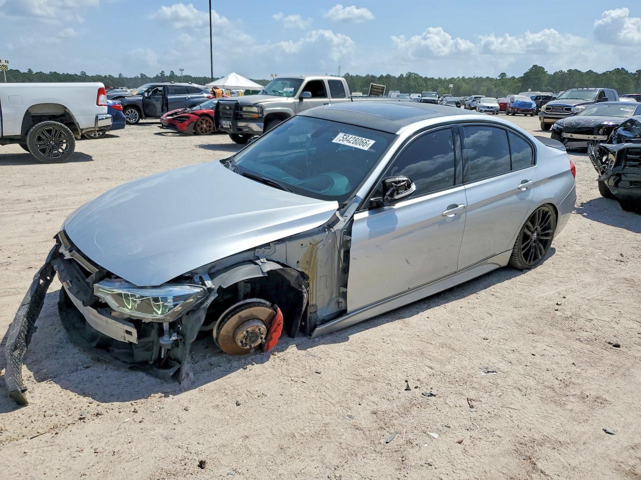 2016 BMW 3 Series Hyb 4D - zdjęcie główne