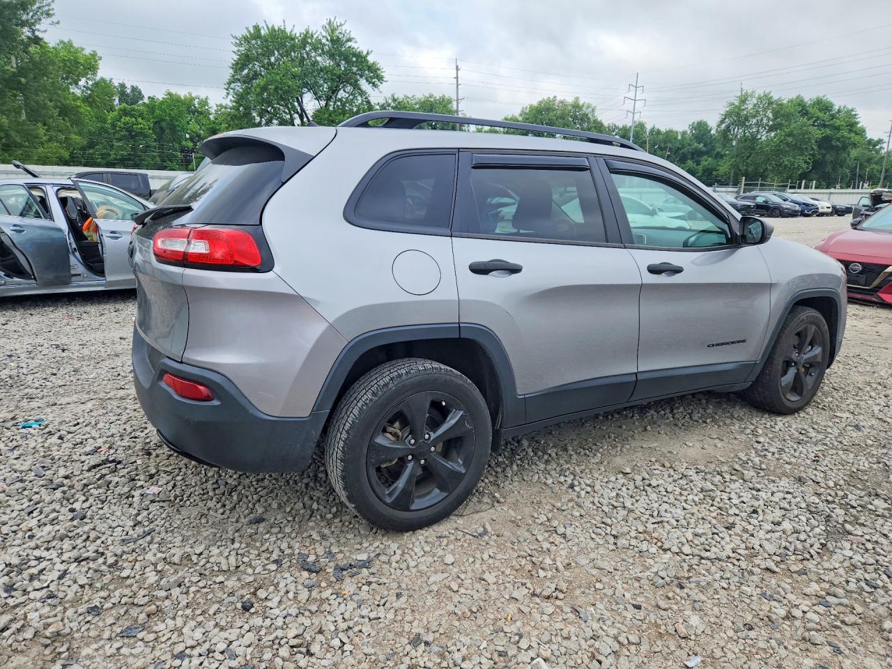 2016 Jeep Cherokee Sport - zdjęcie 3