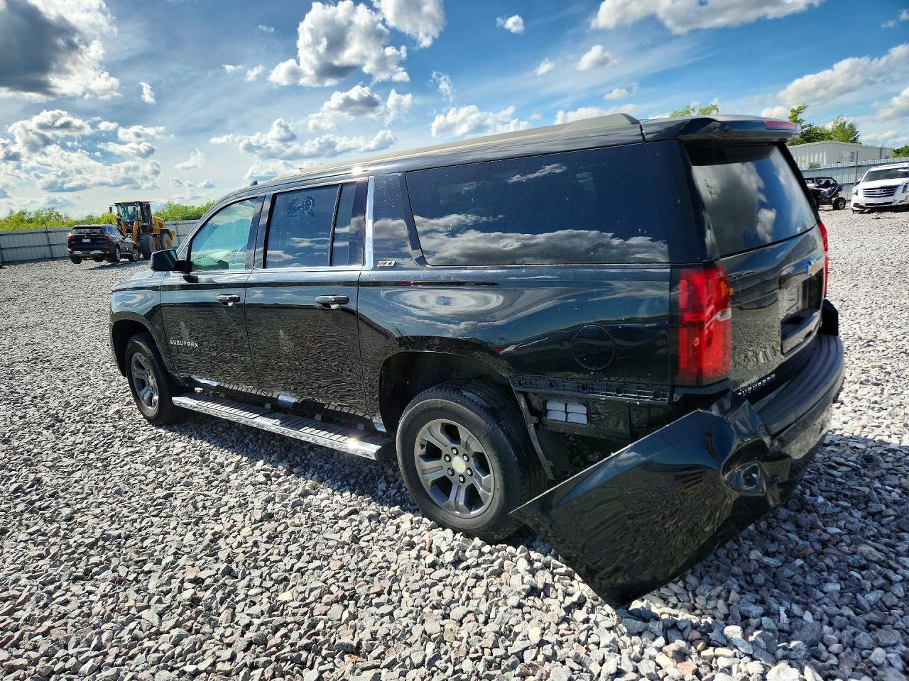 2015 Chevrolet Suburban K1500 Lt - zdjęcie 2