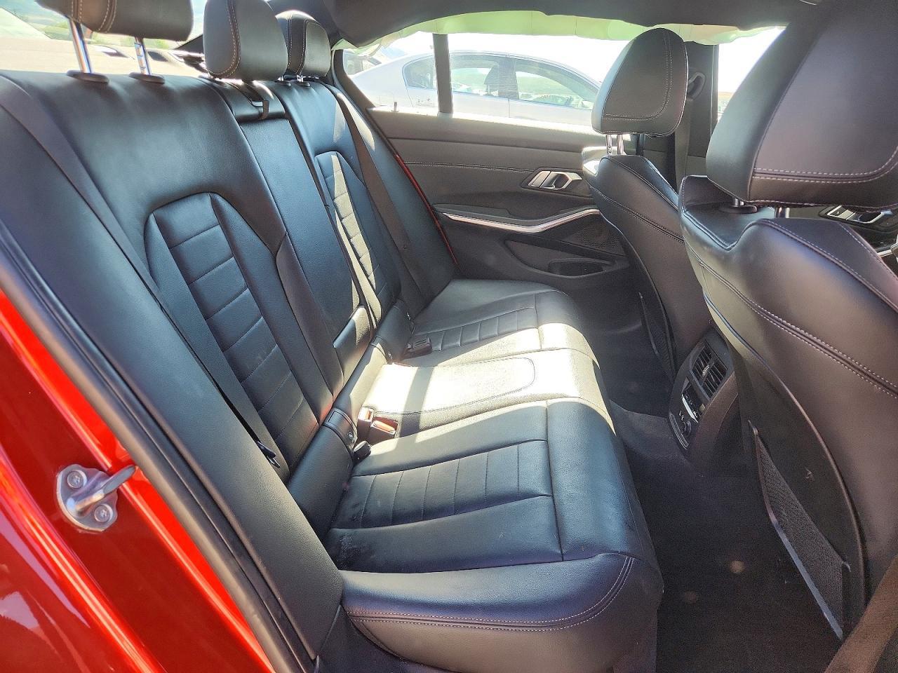 2019 BMW Seria 3 330i - zdjęcie 10