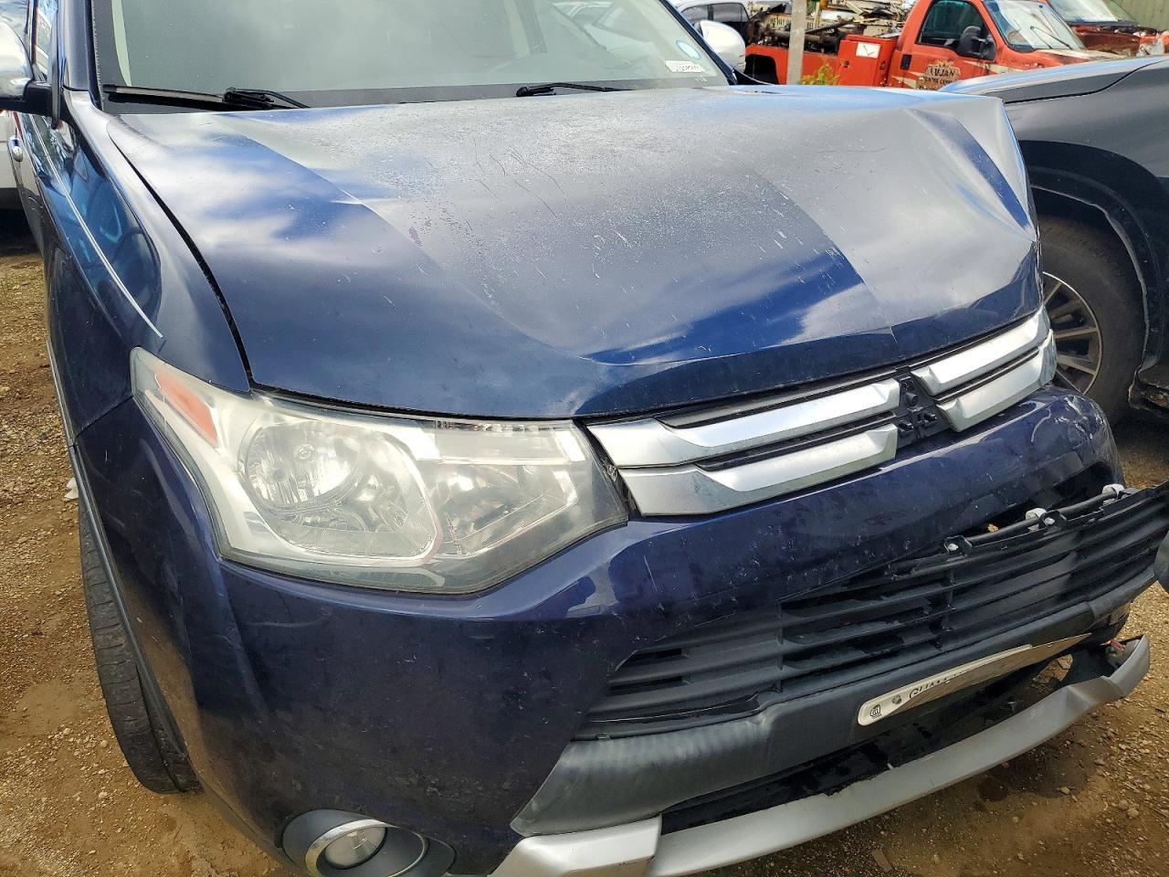 2015 Mitsubishi Outlander Se - zdjęcie 12