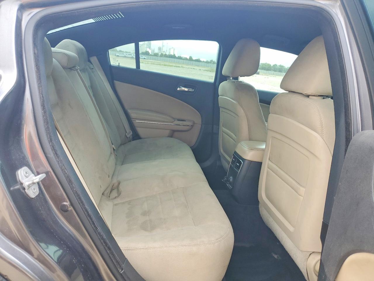 2014 Dodge Charger - zdjęcie 10