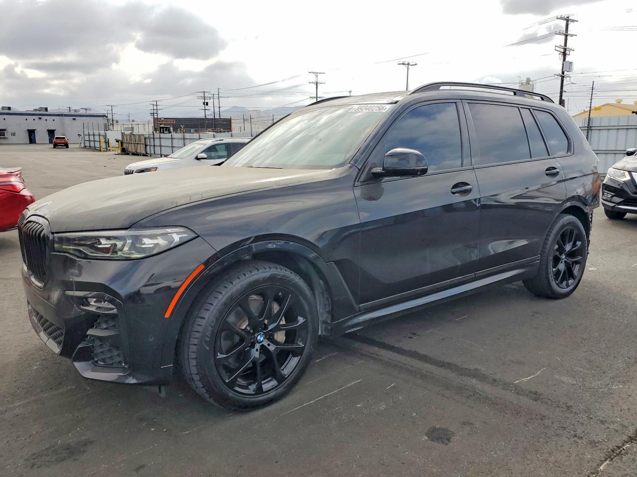 2020 BMW X7 xDrive40I - zdjęcie główne