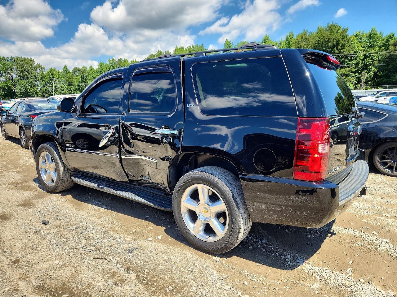 2014 Chevrolet Tahoe K1500 Ltz - zdjęcie 2