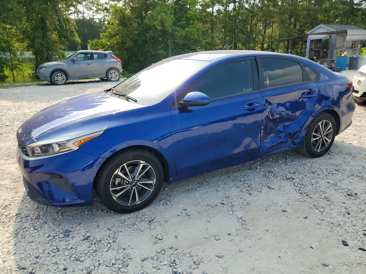 2023 Kia Forte Lxs - zdjęcie główne