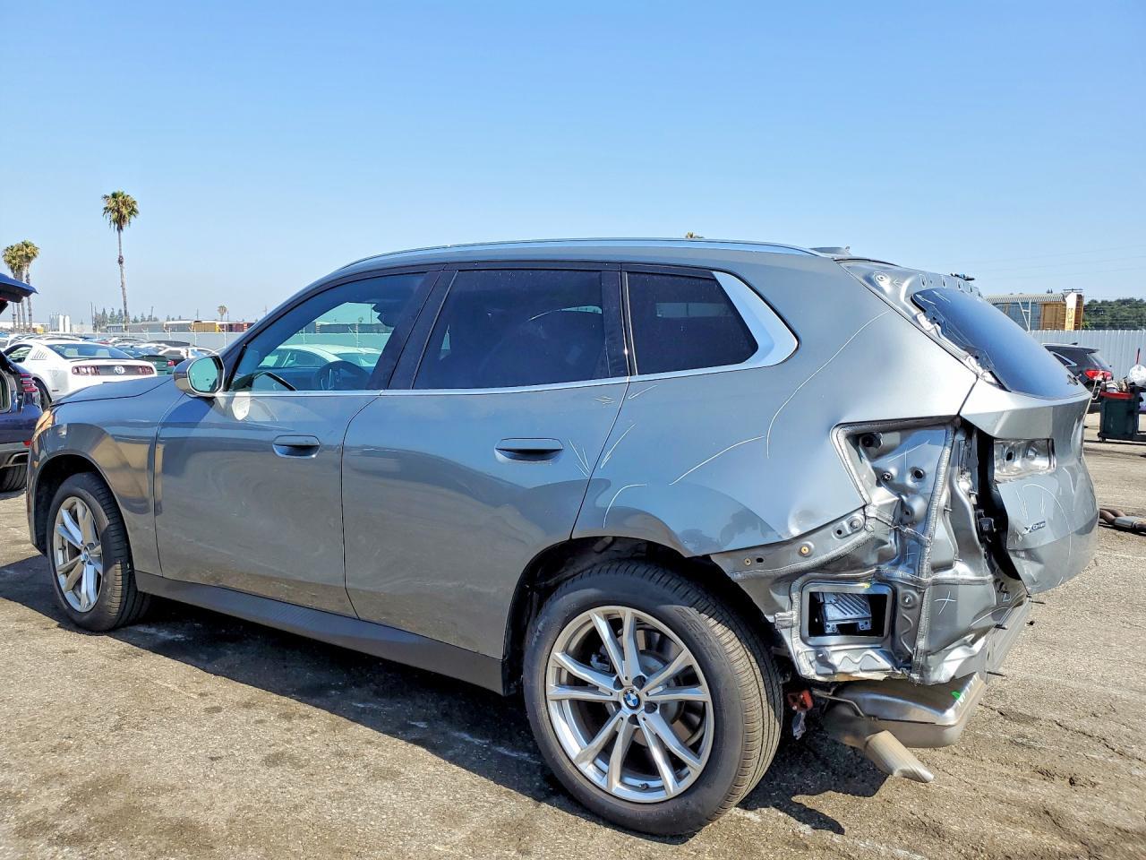 2025 BMW X3 30 xDrive - zdjęcie 2