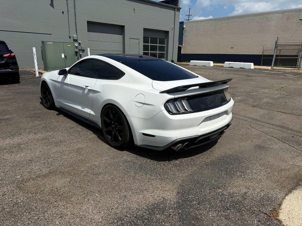 2019 Ford Mustang Gt - zdjęcie 3