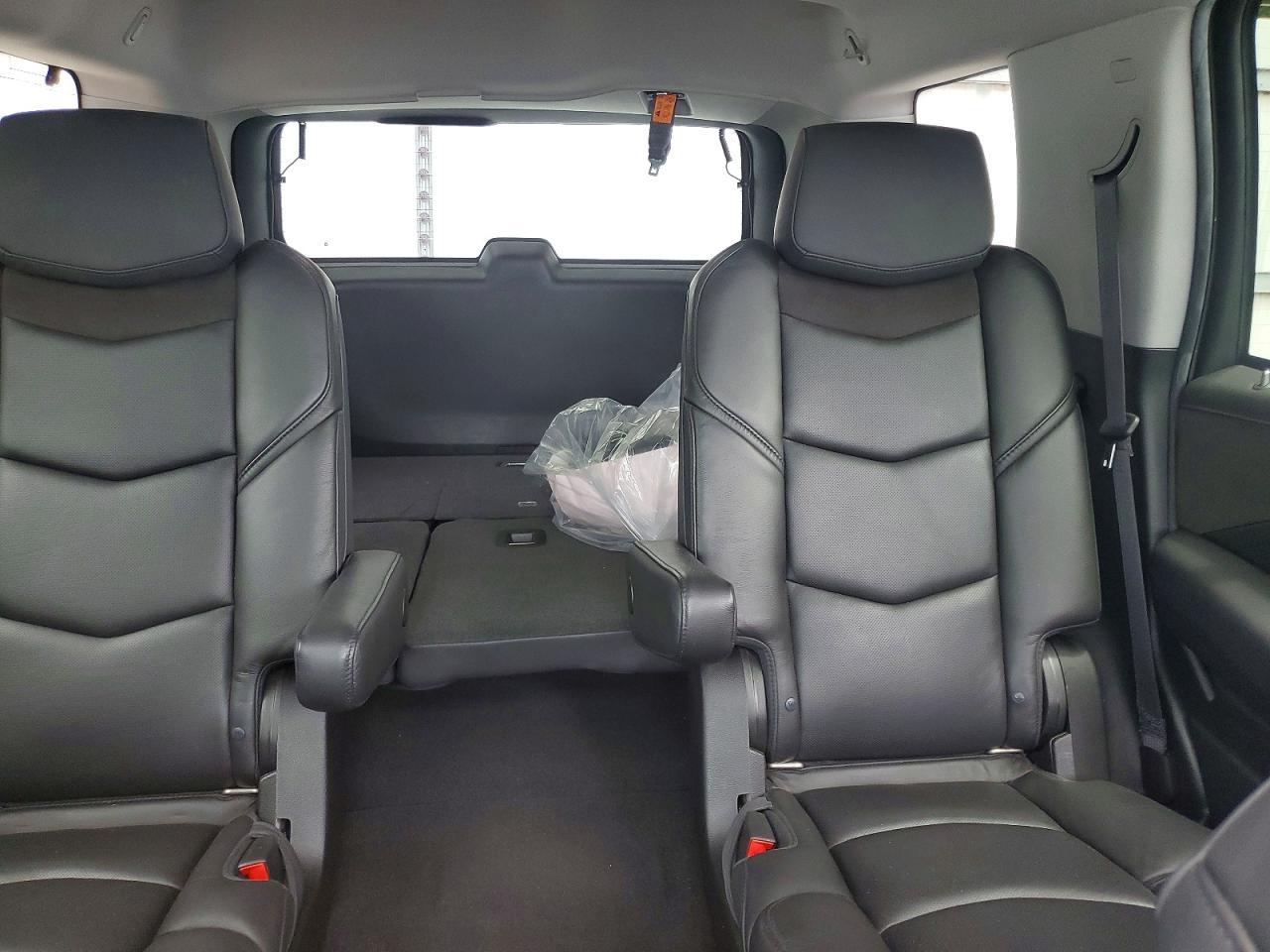 2018 Cadillac Escalade Luxury - zdjęcie 10