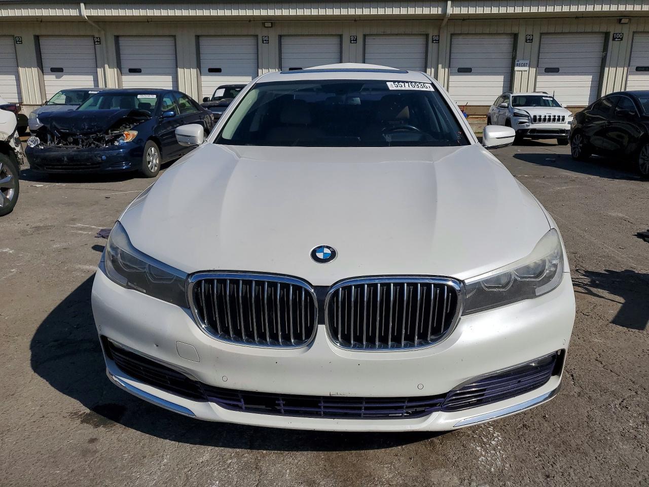 2017 BMW 740 I - zdjęcie 5