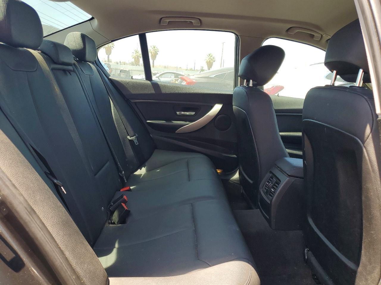 2013 BMW 320 I - zdjęcie 10