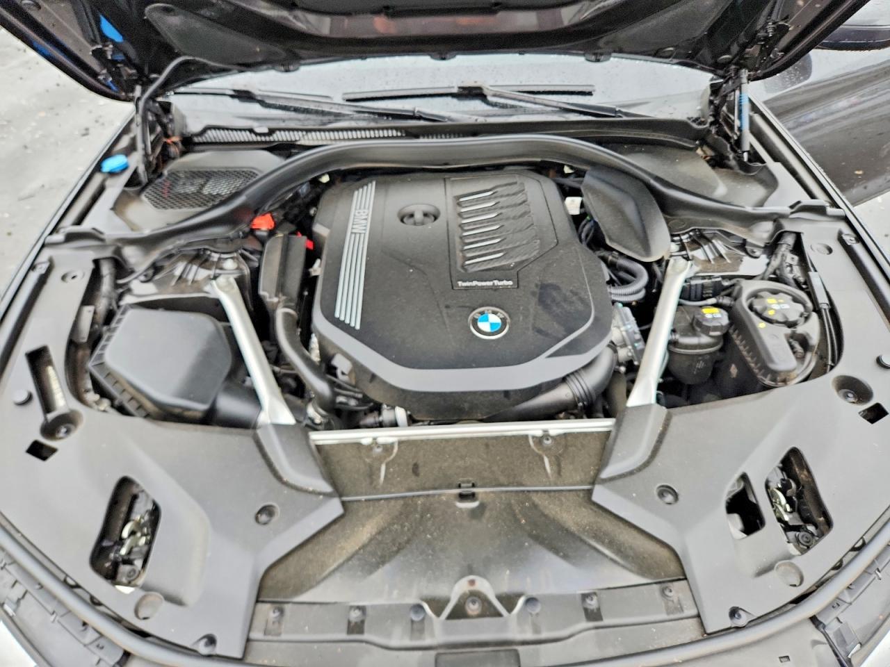 2020 BMW Seria 5 540i - zdjęcie 11