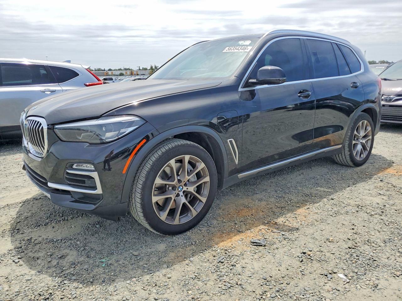 2021 BMW X5 xDrive45E - zdjęcie główne