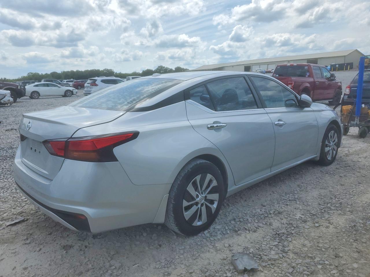 2019 Nissan Altima S - zdjęcie 3