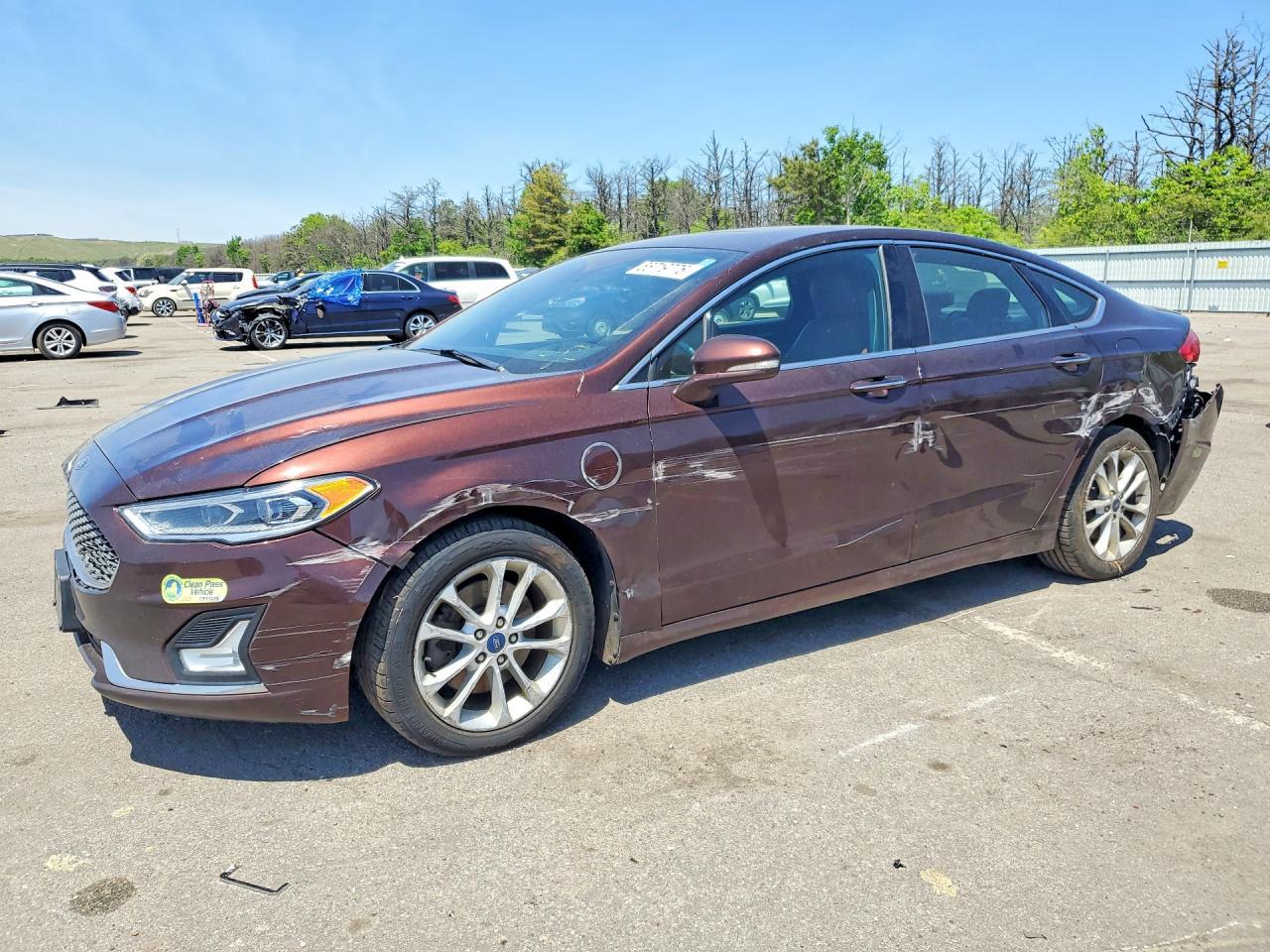 2019 Ford Fusion Titanium - zdjęcie główne