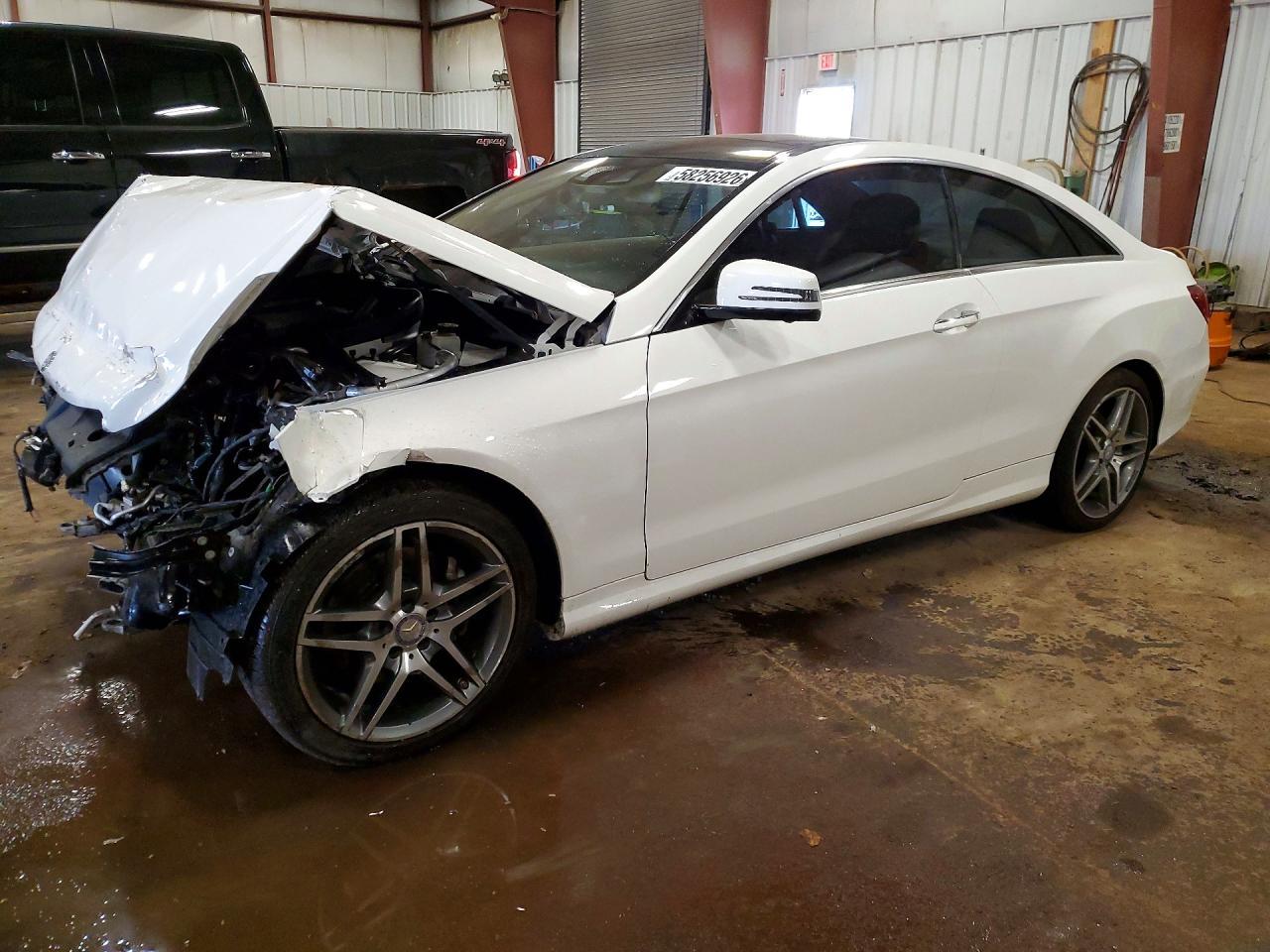 2016 Mercedes-Benz E - zdjęcie główne
