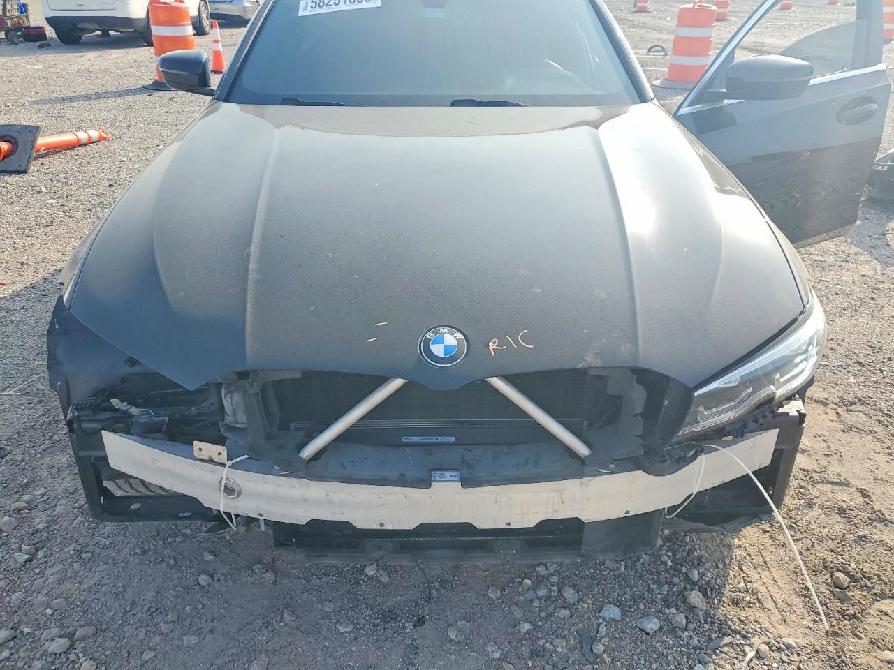 2022 BMW 330I - zdjęcie 11