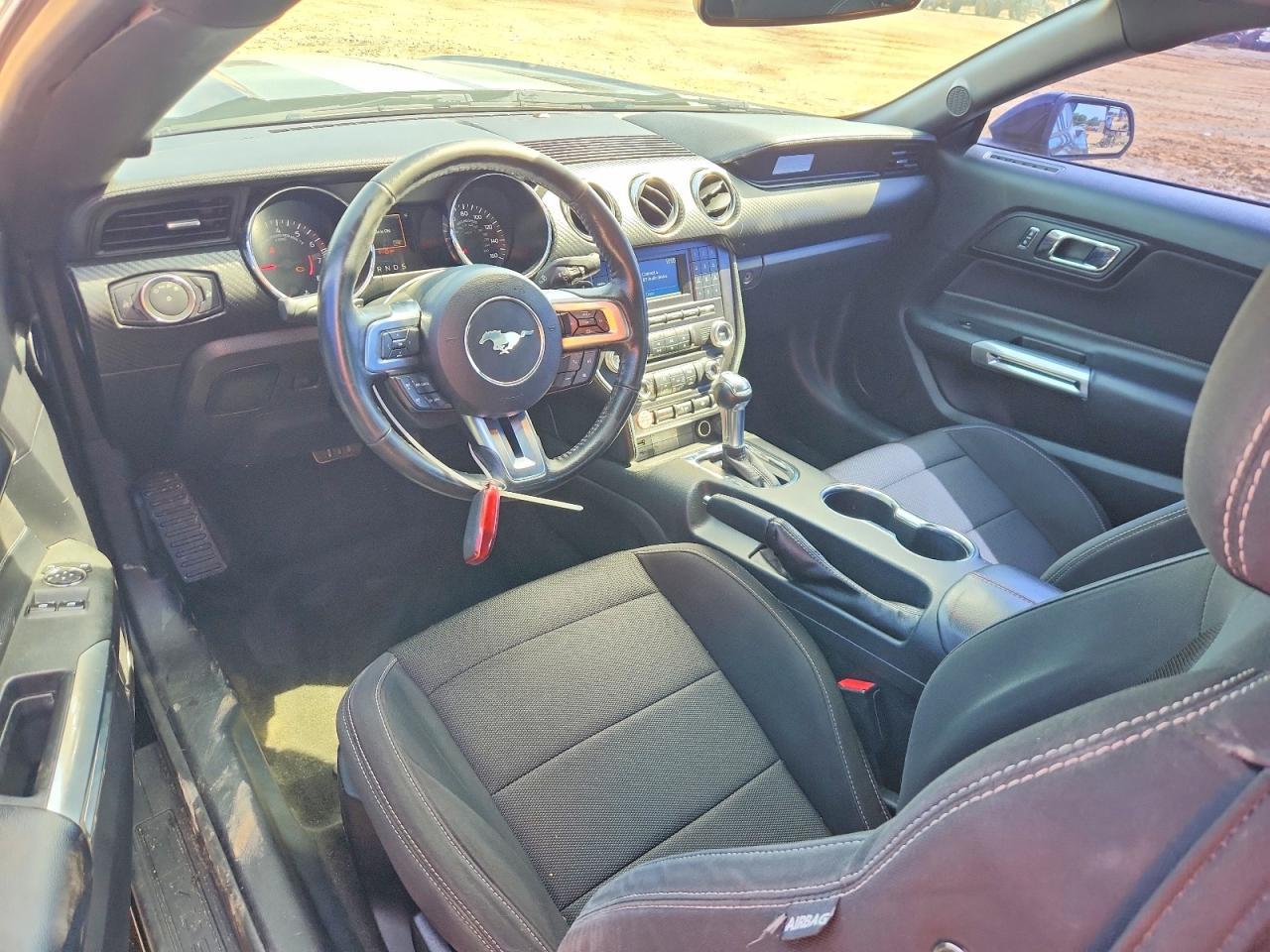 2017 Ford Mustang - zdjęcie 8
