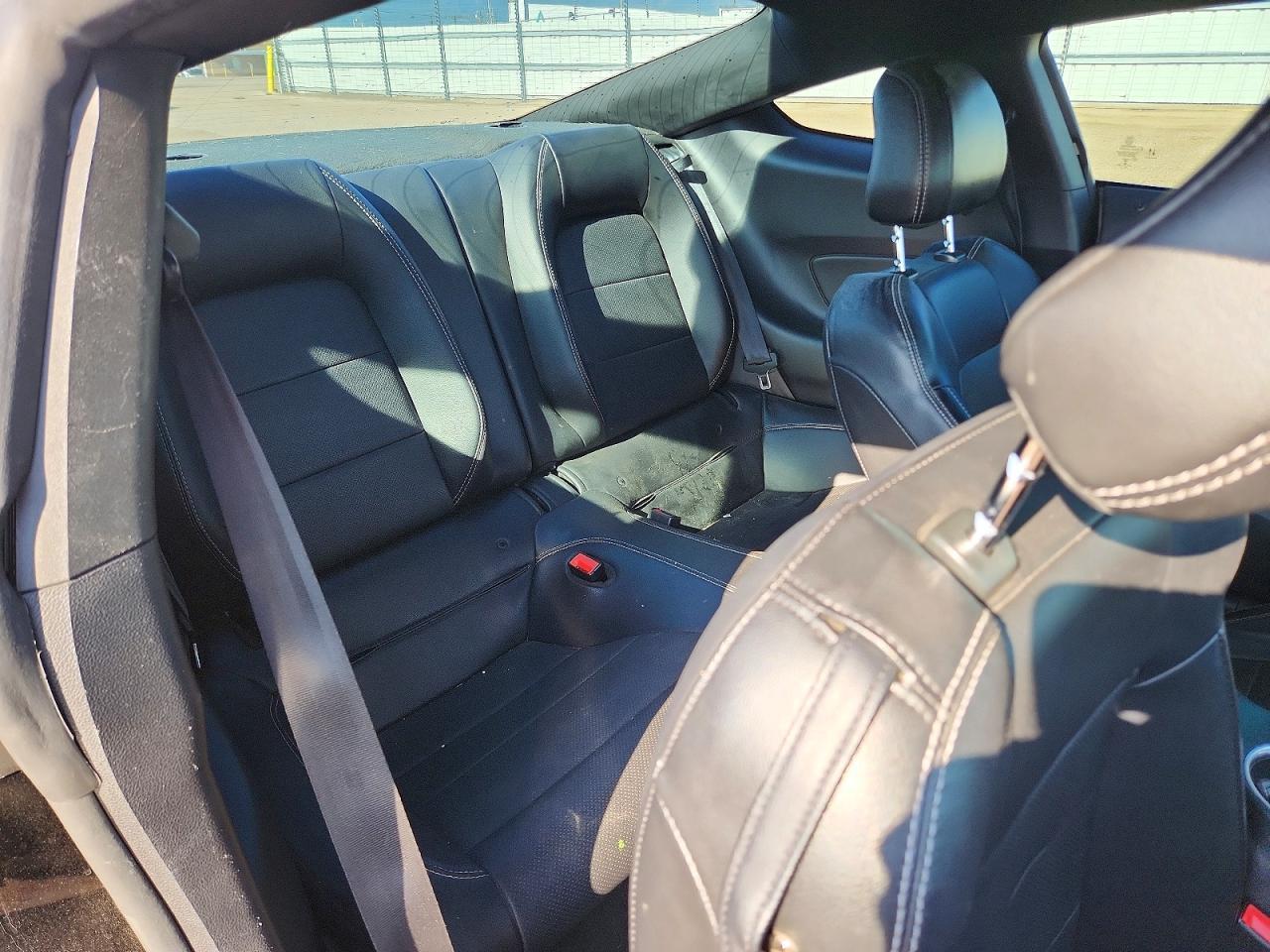 2020 Ford Mustang - zdjęcie 10