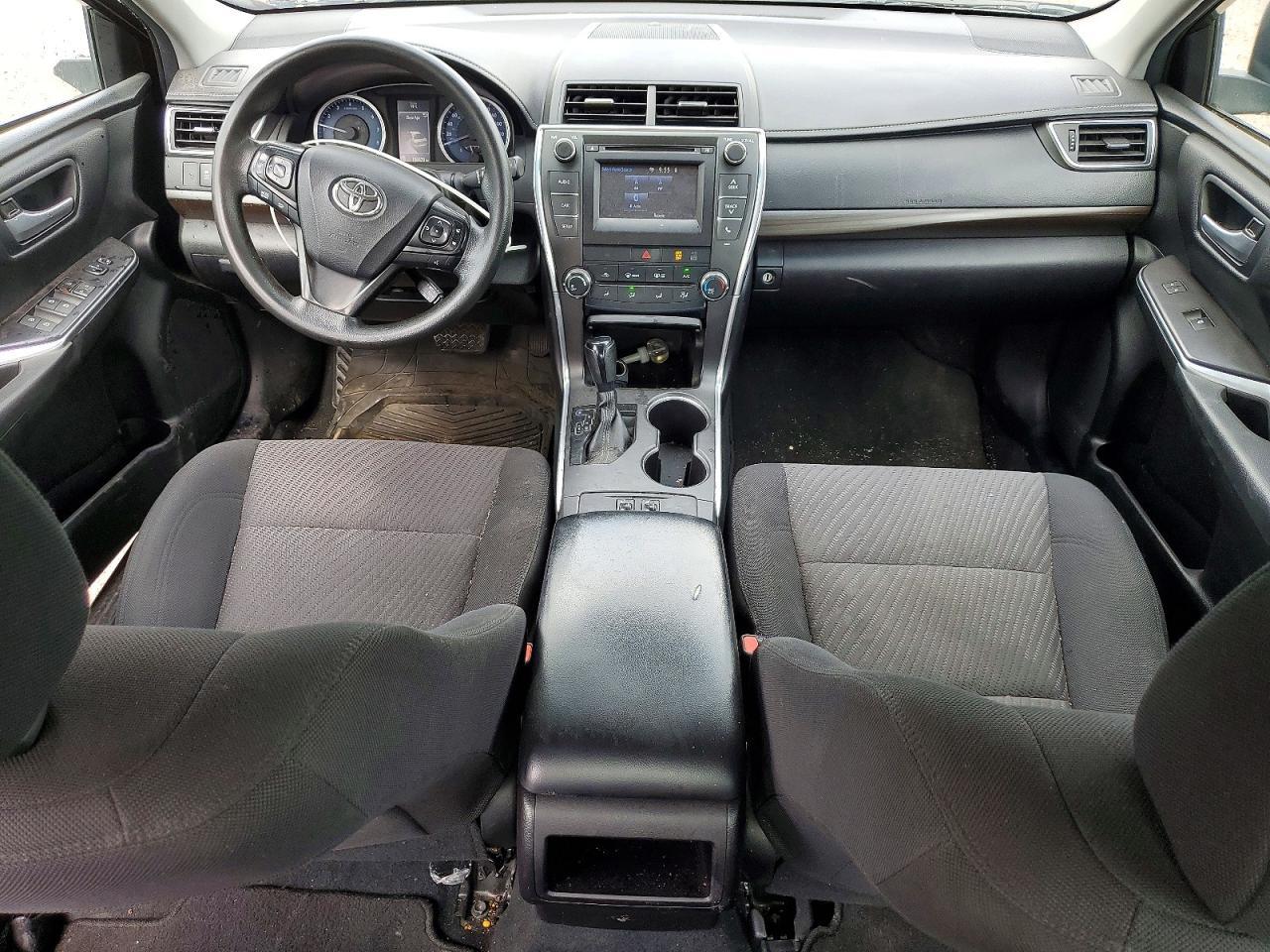 2017 Toyota Camry Le - zdjęcie 8