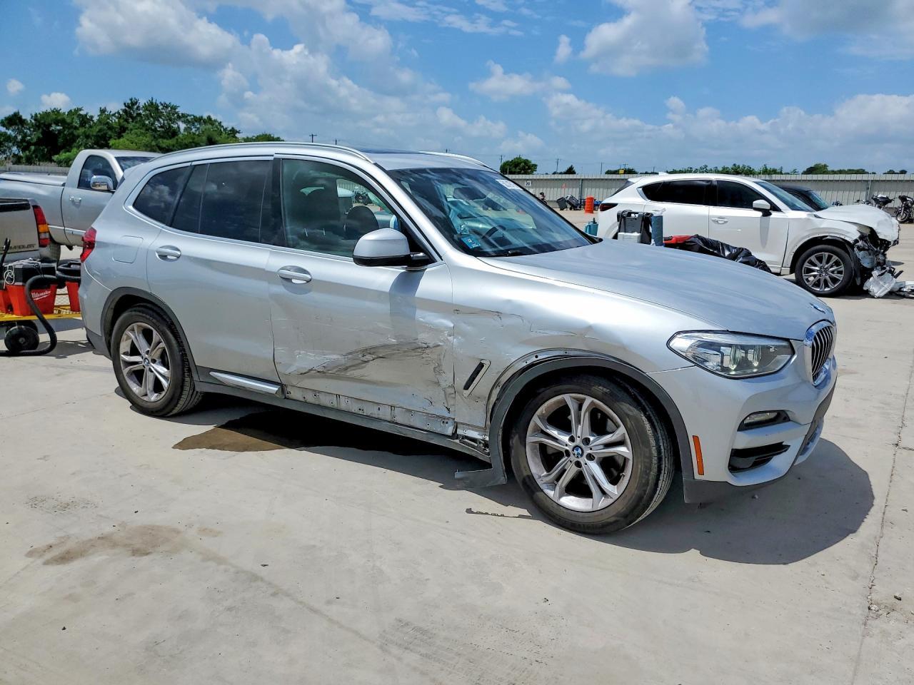 2021 BMW X3 xDrive30I - zdjęcie 4