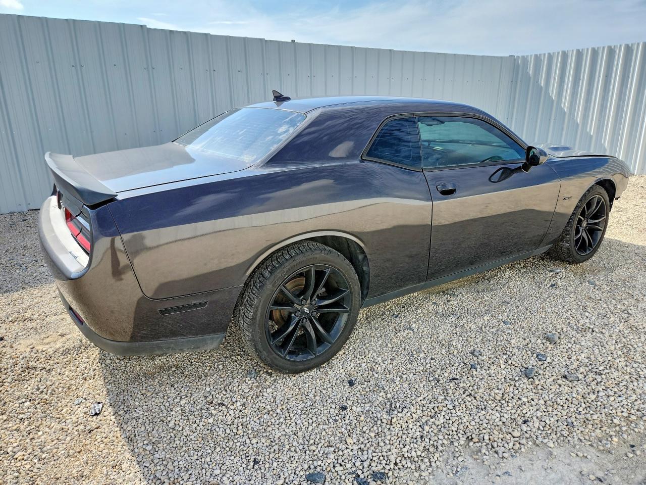2018 Dodge Challenger R - zdjęcie 3