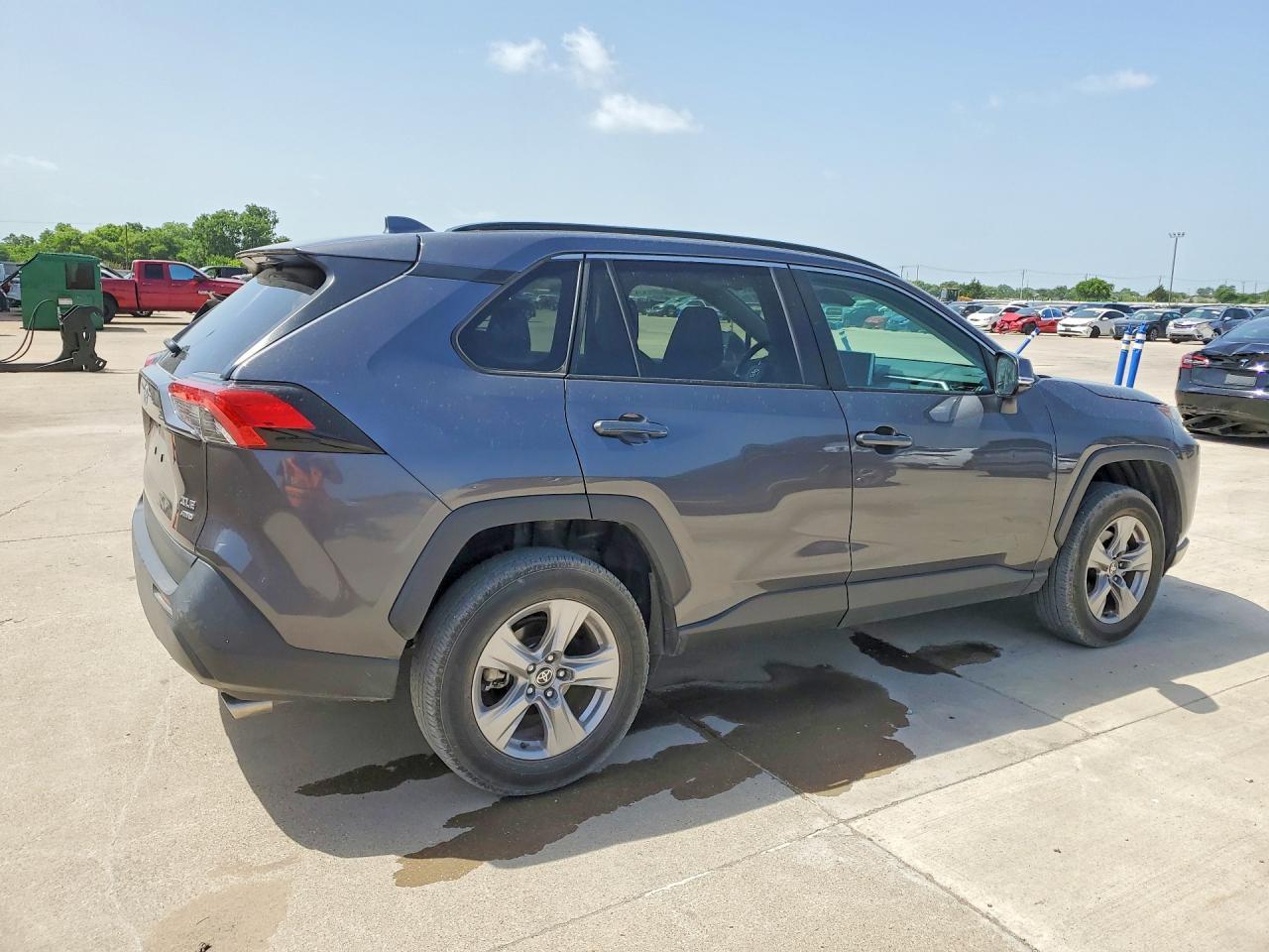 2024 Toyota Rav4 Xle - zdjęcie 3