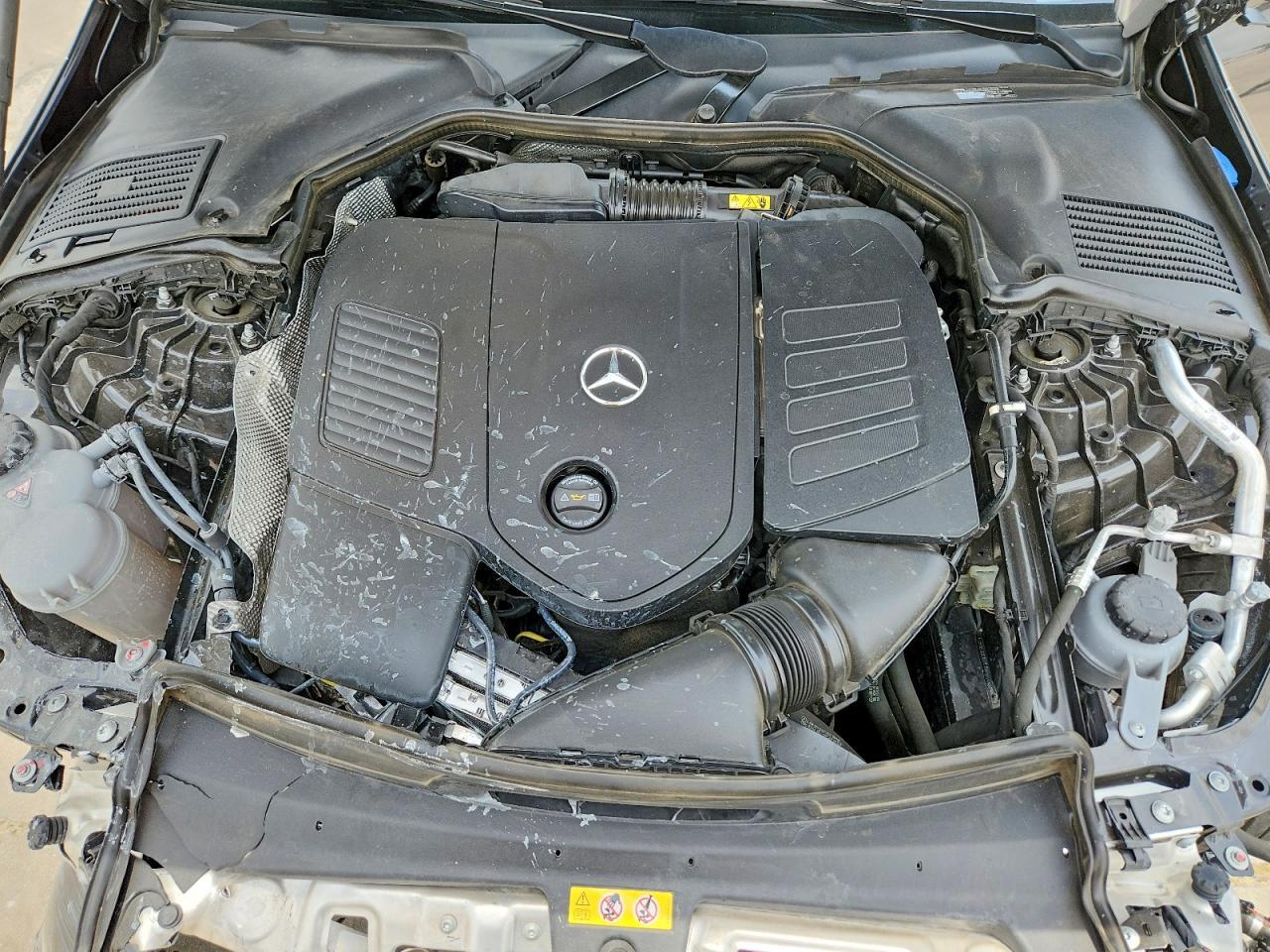2025 Mercedes-Benz C 300 - zdjęcie 11