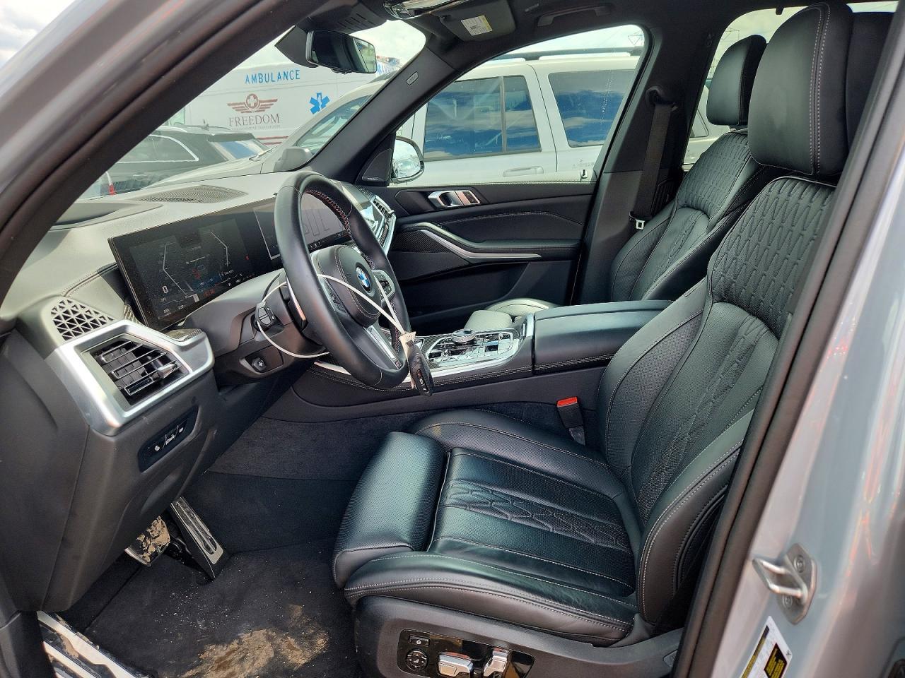 2025 BMW X5 M60I - zdjęcie 7