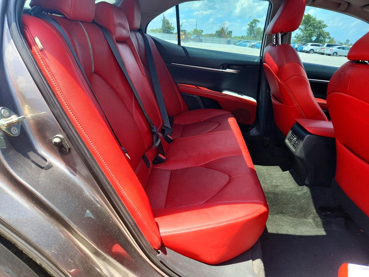 2019 Toyota Camry Xse - zdjęcie 10