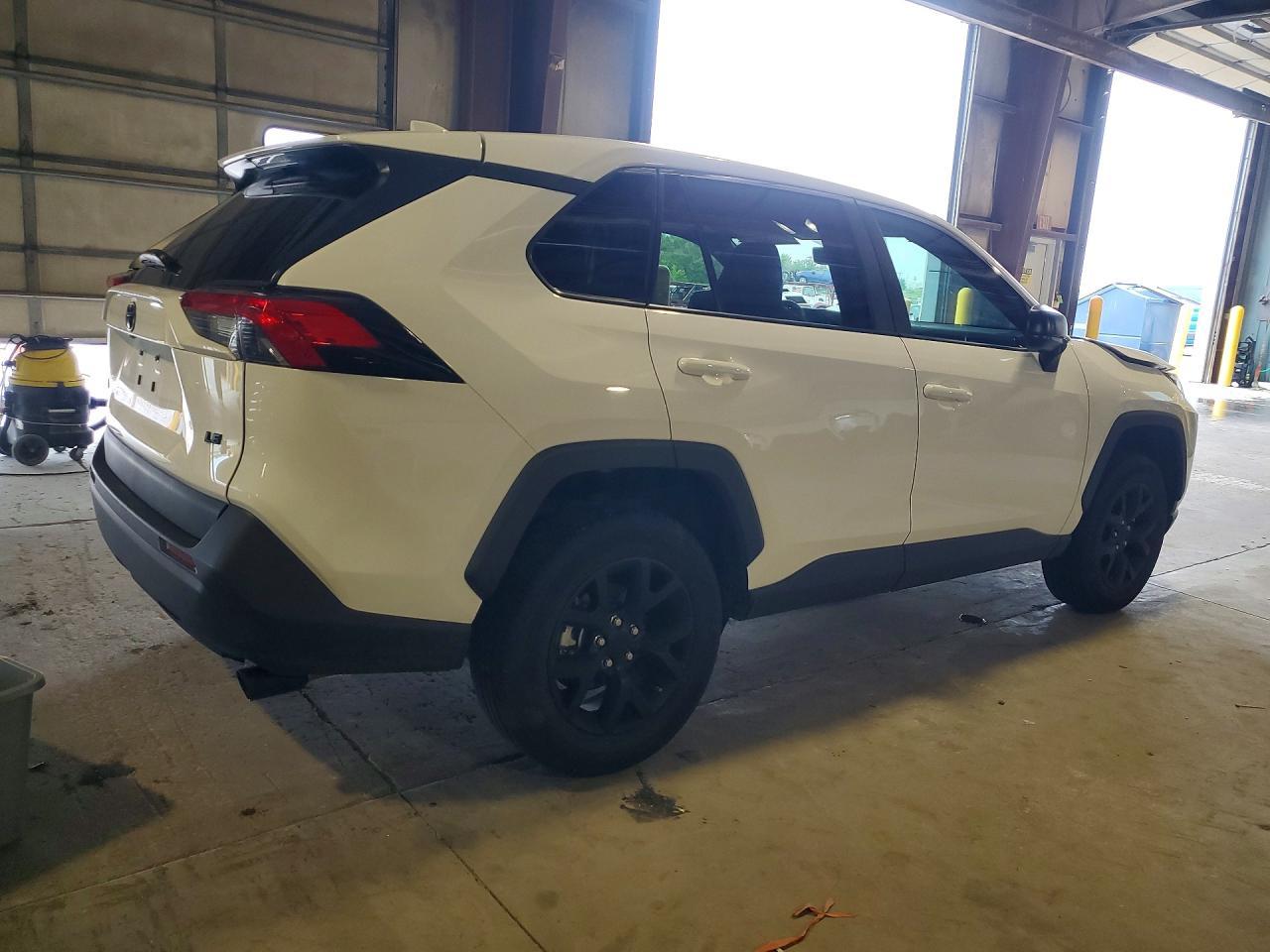 2025 Toyota Rav4 Le - zdjęcie 3