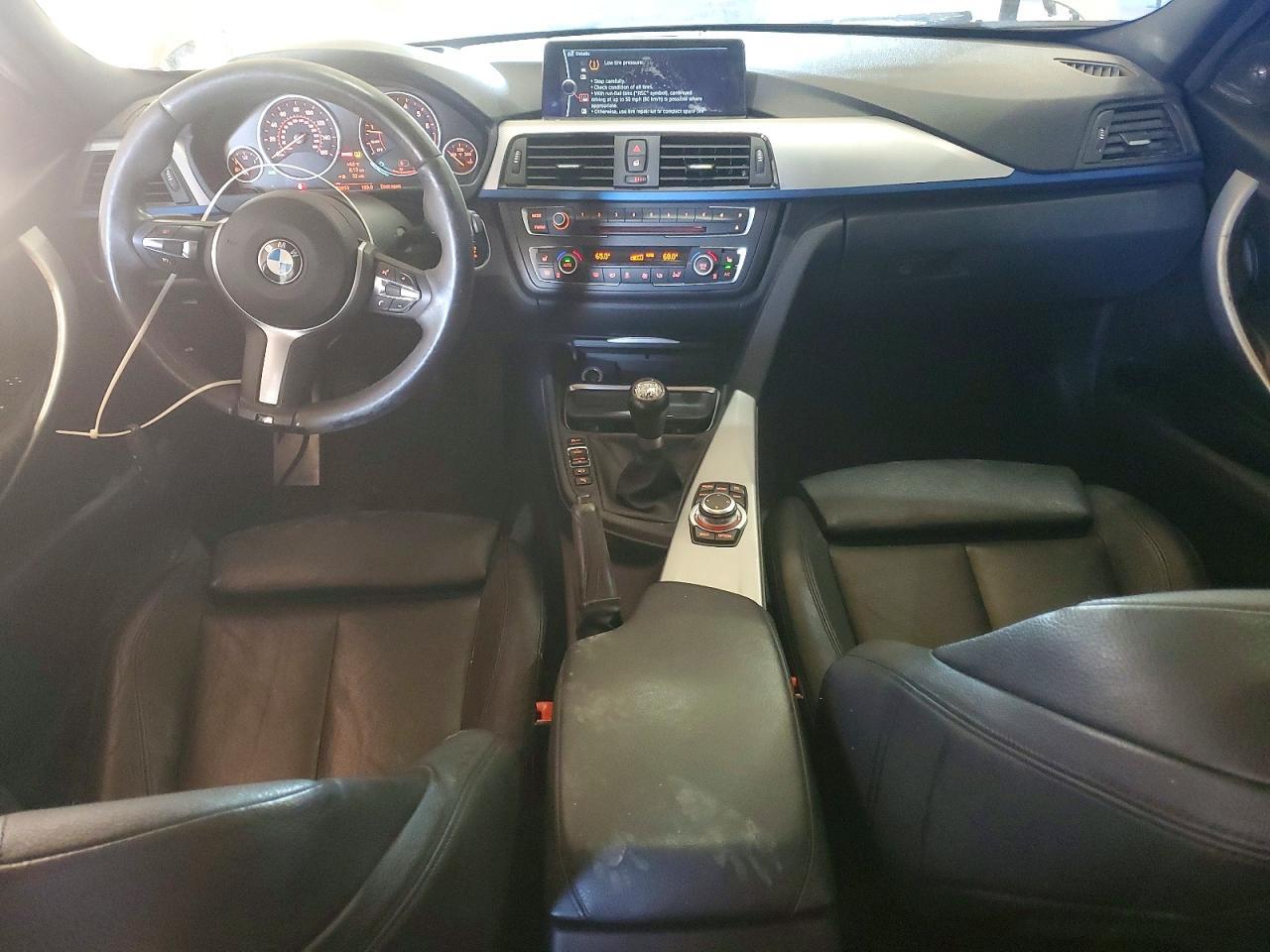 2013 BMW 335 Xi - zdjęcie 8