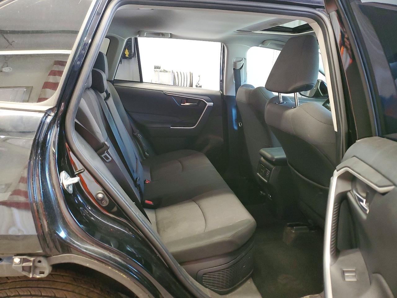 2023 Toyota Rav4 Hybrid Xle - zdjęcie 10