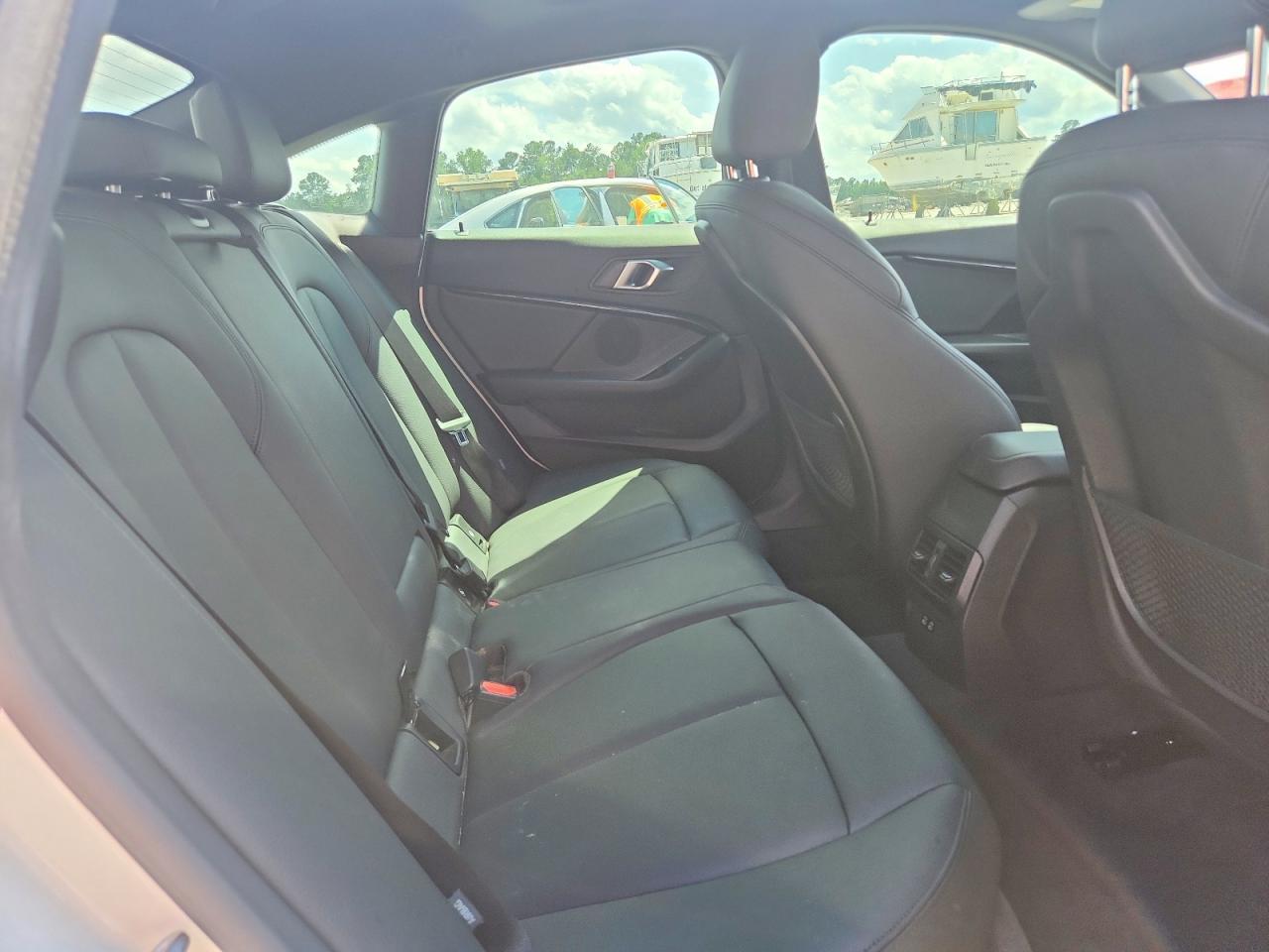 2021 BMW Seria 2 228i - zdjęcie 10
